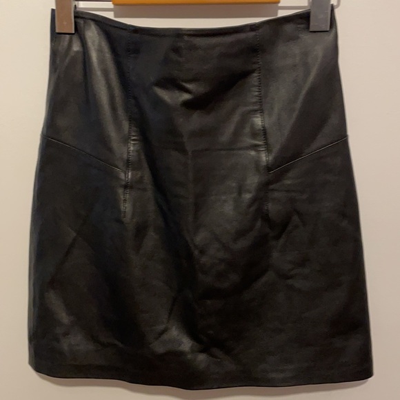 Marciano - High waisted Black leather skirt - size 4 - Picture 11 of 15